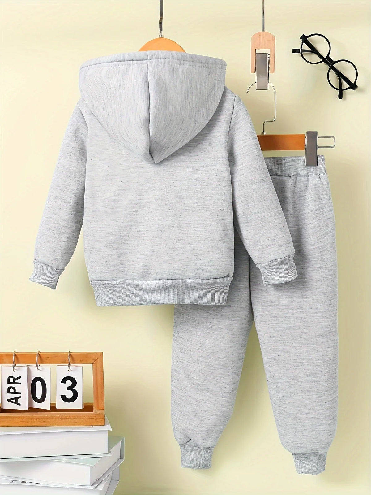 Adorable Cartoon Baby Boy Long-Sleeved Fleece Hoodie + Casual Pants Set - 2-Piece Fall/Winter Outfit
